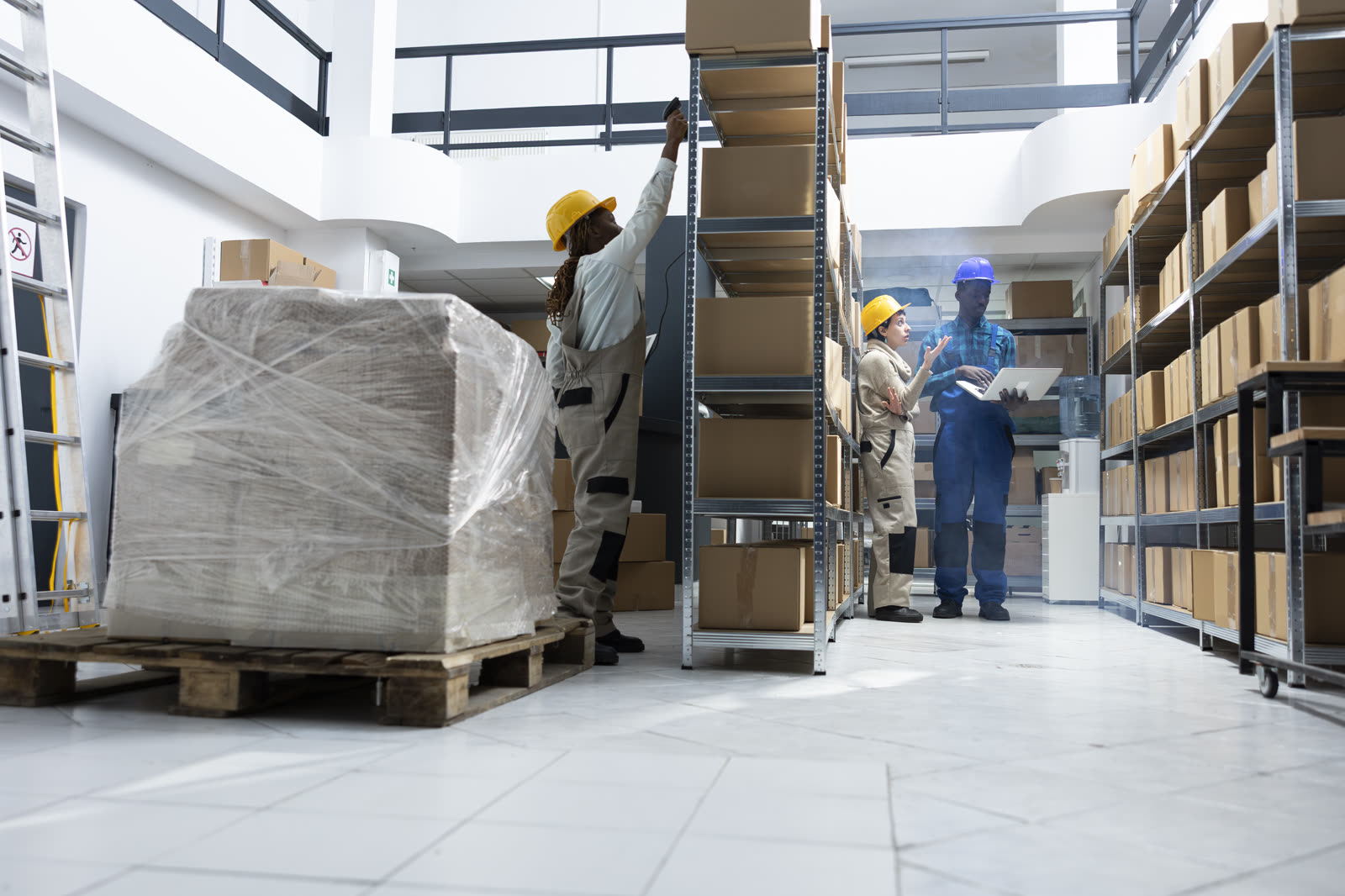 E-commerce and distribution stretch film application